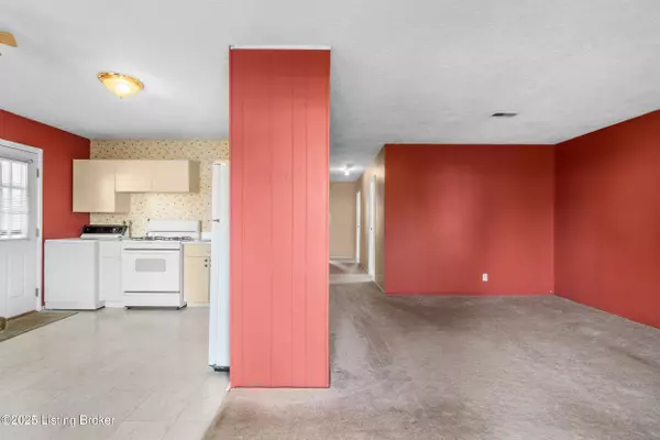 Louisville, KY 40213,6001 Loretta St