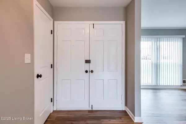 Louisville, KY 40299,4706 Longborough Ct