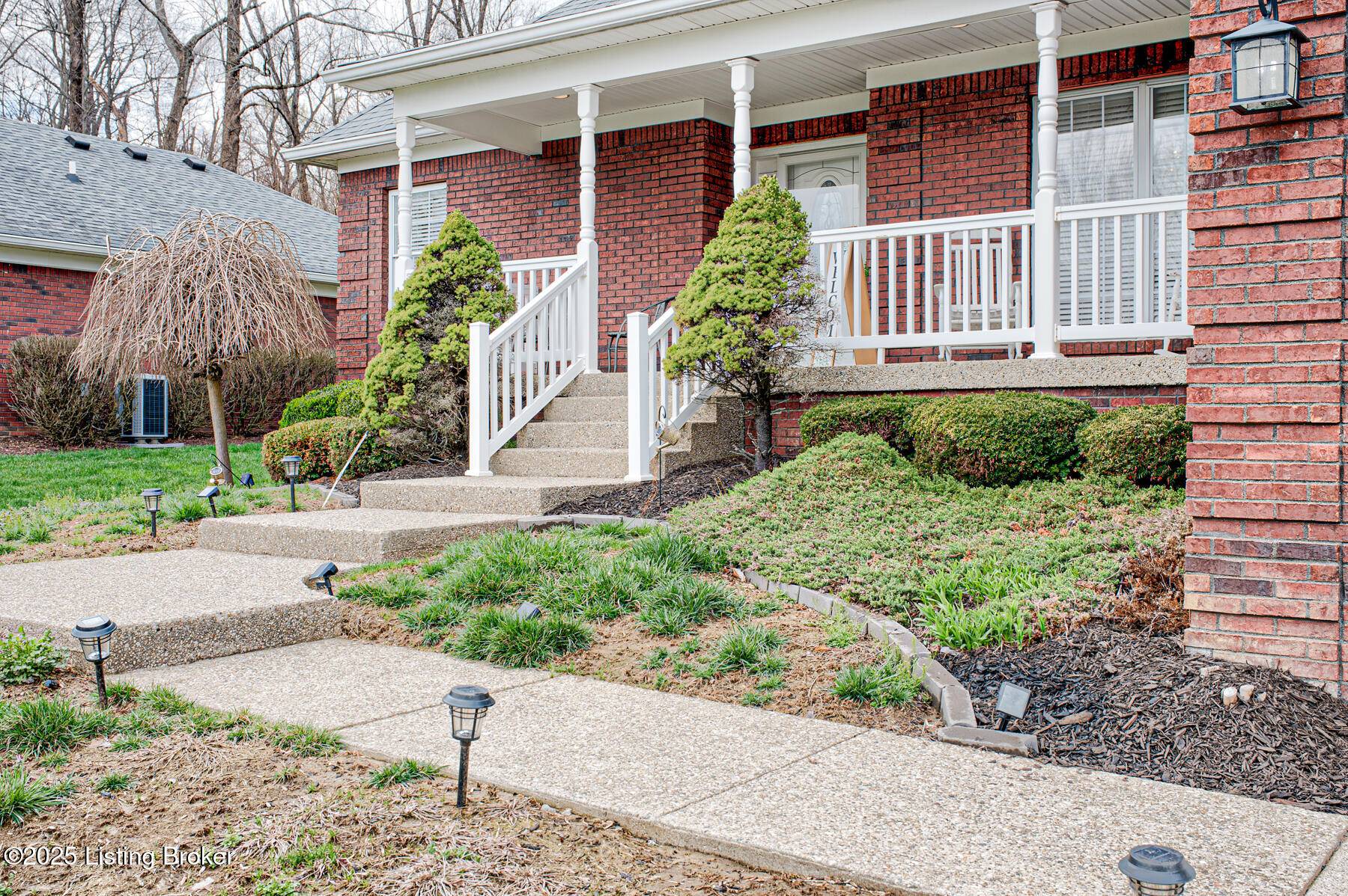 Louisville, KY 40214,7603 Cottage Cove WAY