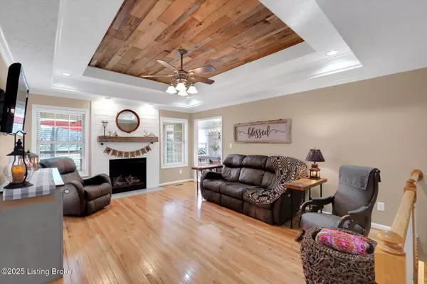 Louisville, KY 40258,7305 Oakburn Dr