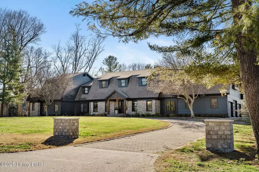 2704 Little Hills Ln, Anchorage, KY 40223