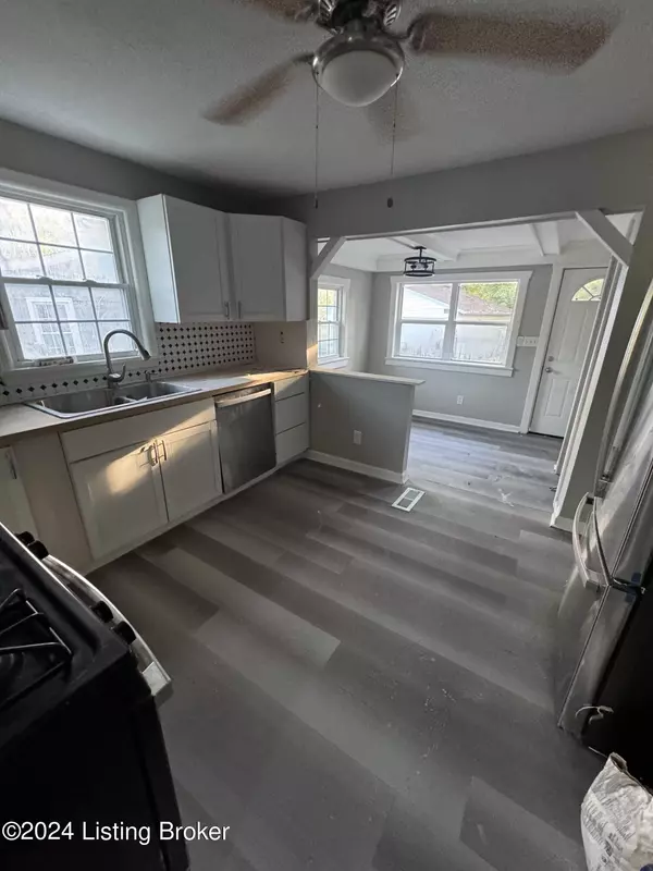 Louisville, KY 40216,4616 W Overbrook Dr