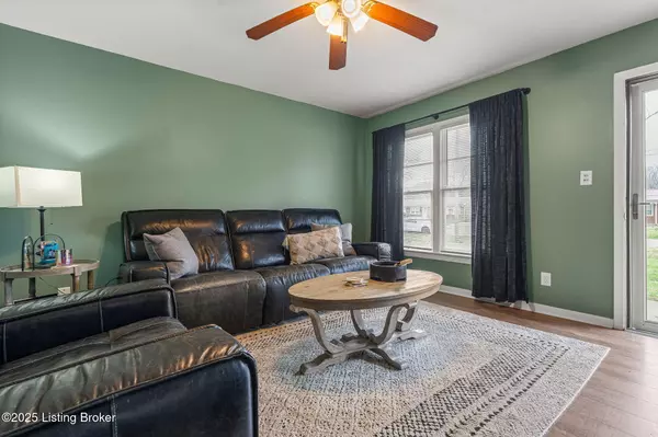 Louisville, KY 40272,10915 Milwaukee WAY
