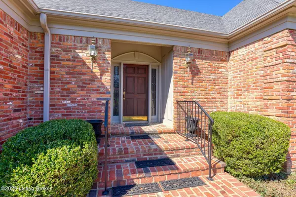 Louisville, KY 40207,328 Blankenbaker Ln