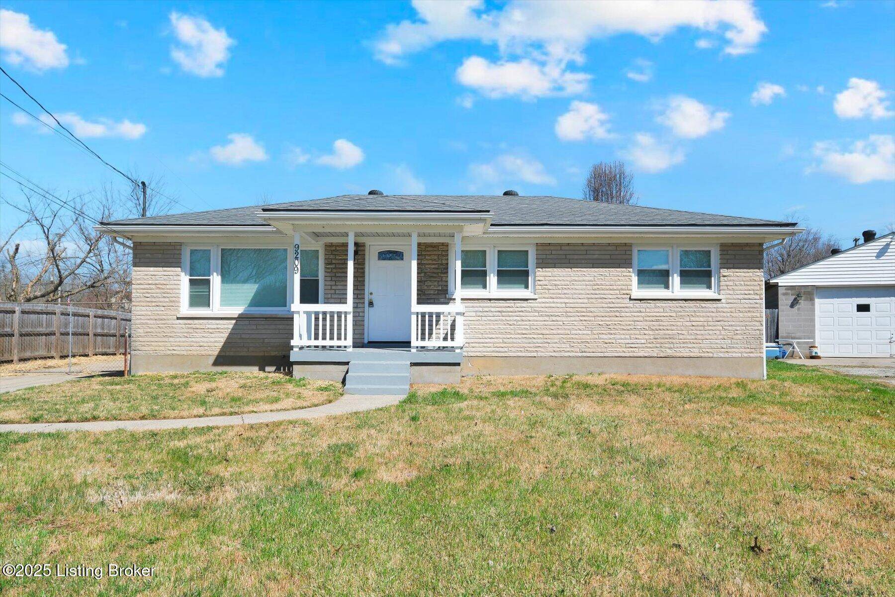 9209 Star Rest Cir, Louisville, KY 40272