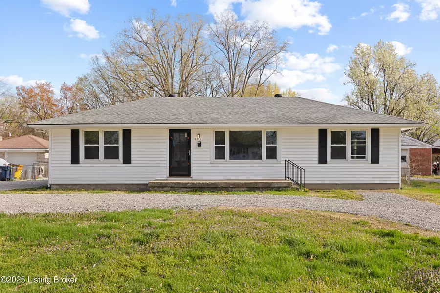 2211 Peaslee Rd, Louisville, KY 40216
