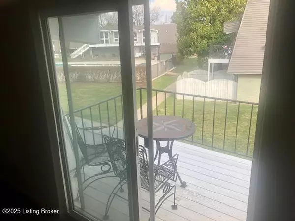 Louisville, KY 40223,803 La Fontenay Ct