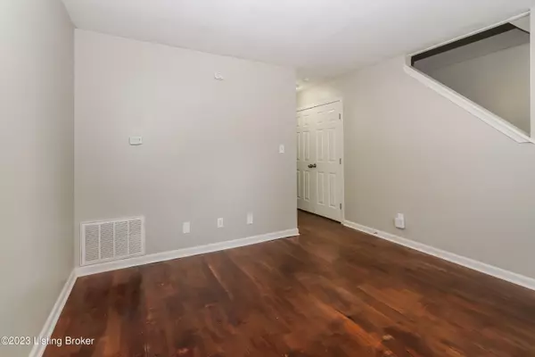 Louisville, KY 40212,2534 St Xavier St
