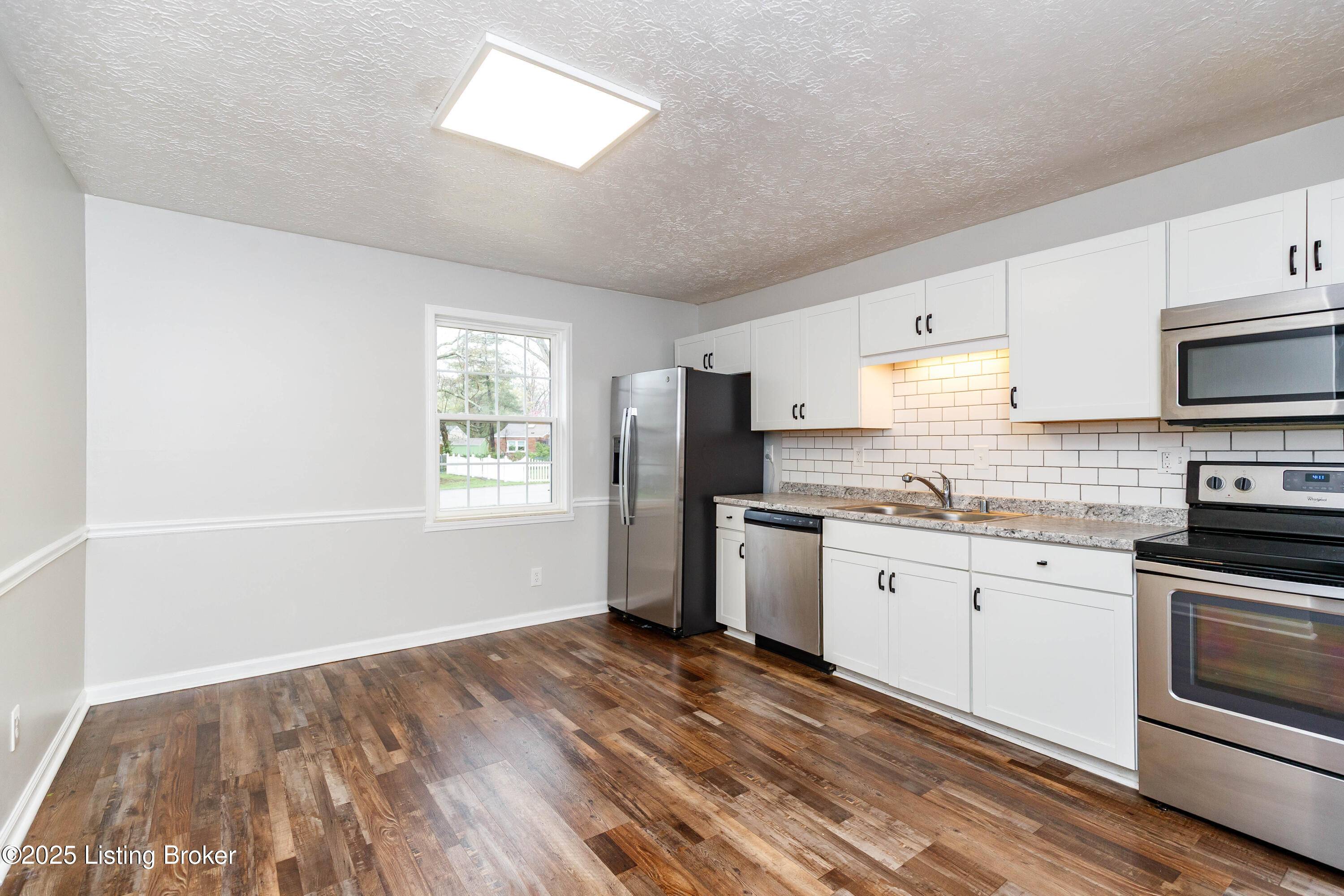 Louisville, KY 40291,5403 Sprigwood Ln