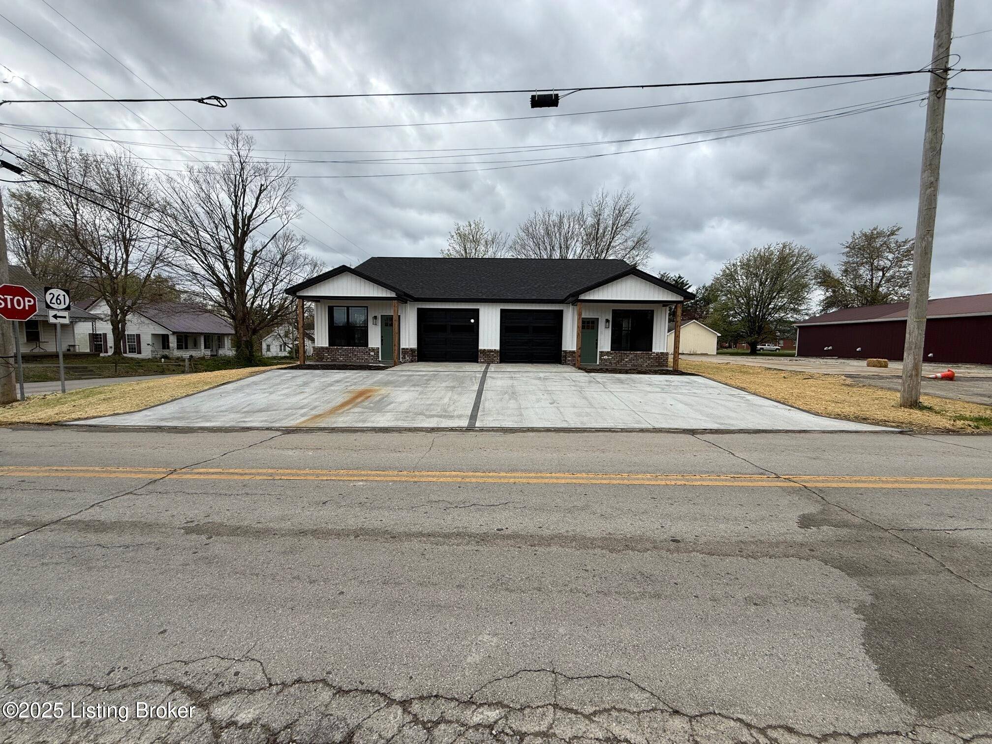 114 E 1st St, Hardinsburg, KY 40143