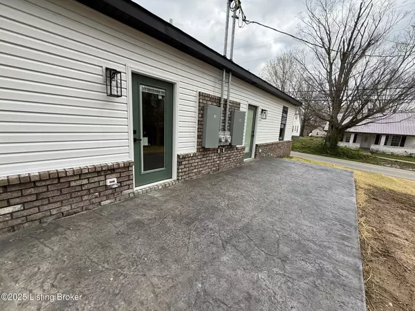 Hardinsburg, KY 40143,116 E 1st St