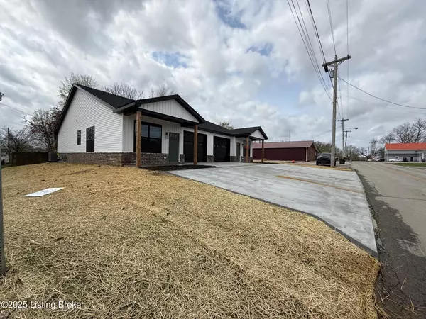 Hardinsburg, KY 40143,116 E 1st St