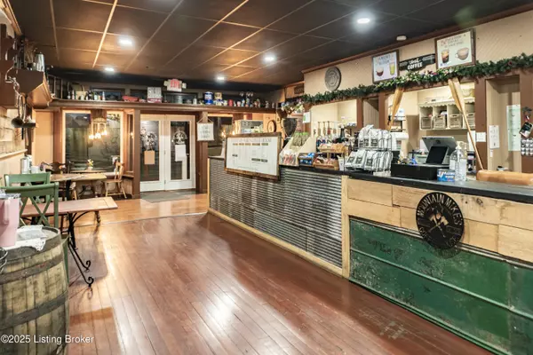 138 E Main St, Glendale, KY 42740