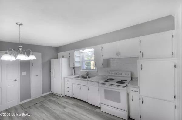 Louisville, KY 40258,7800 Jonquil Dr