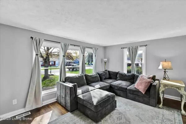 Louisville, KY 40214,5328 Vista John Dr