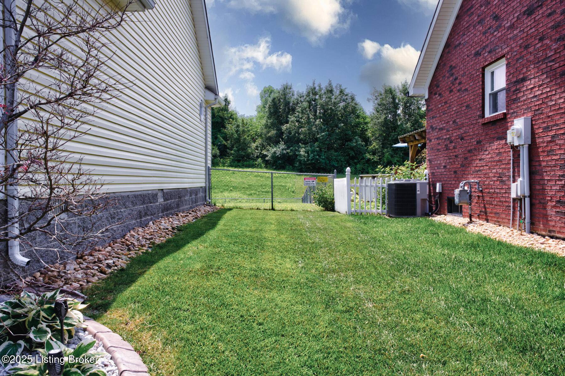 Louisville, KY 40214,9406 Minute Men Ct