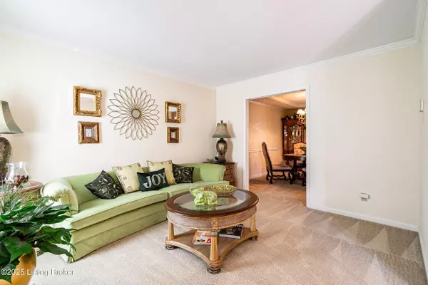 Louisville, KY 40220,8211 Brookhollow Ct