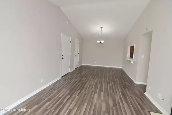 Louisville, KY 40218,3312 Colonial Manor Cir #5A