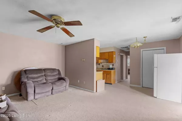 Louisville, KY 40213,3501 Illinois Ave #APT B7
