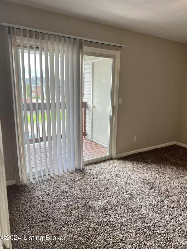 Louisville, KY 40229,4109 Blue Lick Ct #5