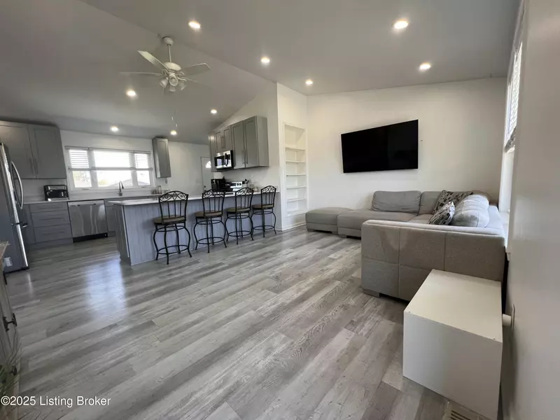 122 Wild WAY, Louisville, KY 40229