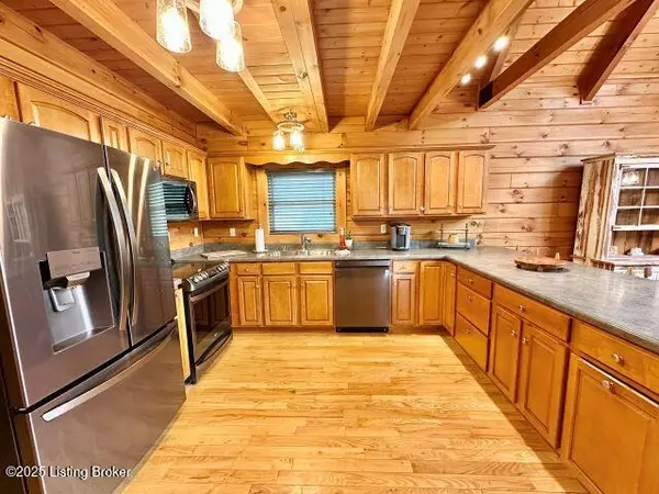 Leitchfield, KY 42754,325 LAKE FRONT Rd