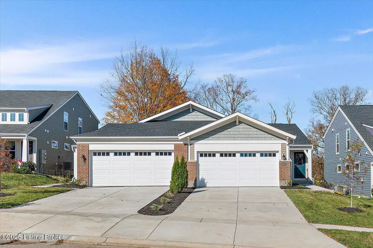 Louisville, KY 40291,10043 Windcrest Farms Ln #27B