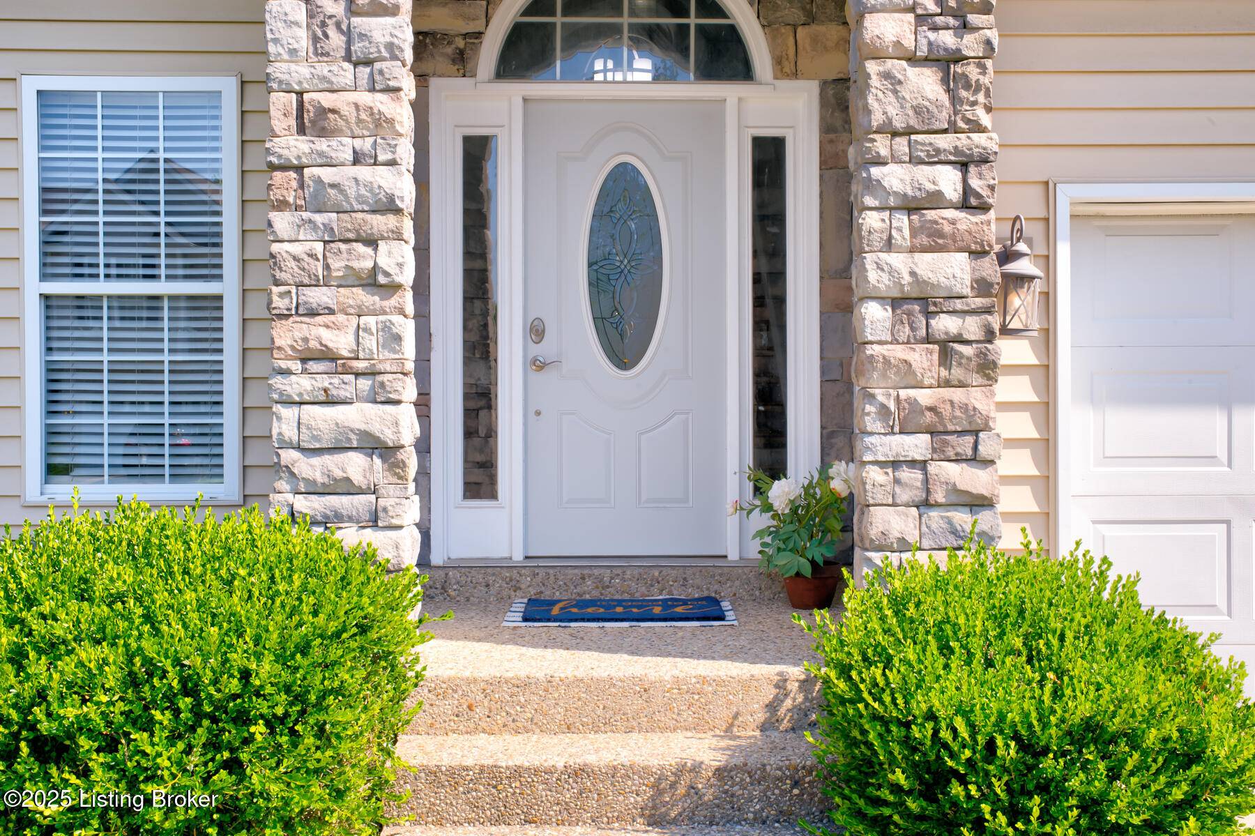 Lyndon, KY 40242,9003 Holly Village Ct