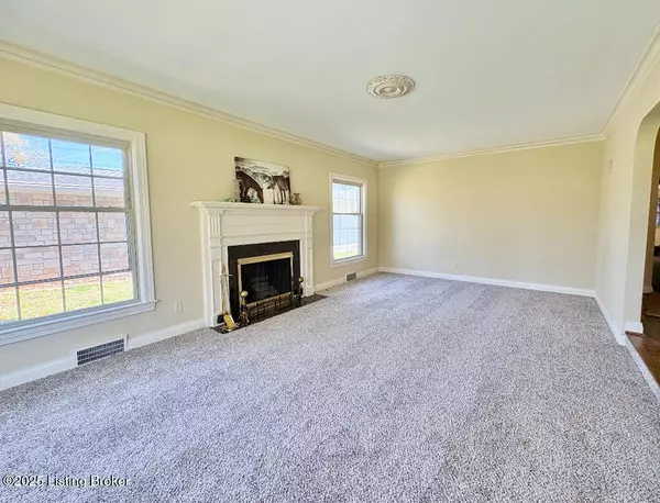 Louisville, KY 40205,3018 Colonial Hill Rd