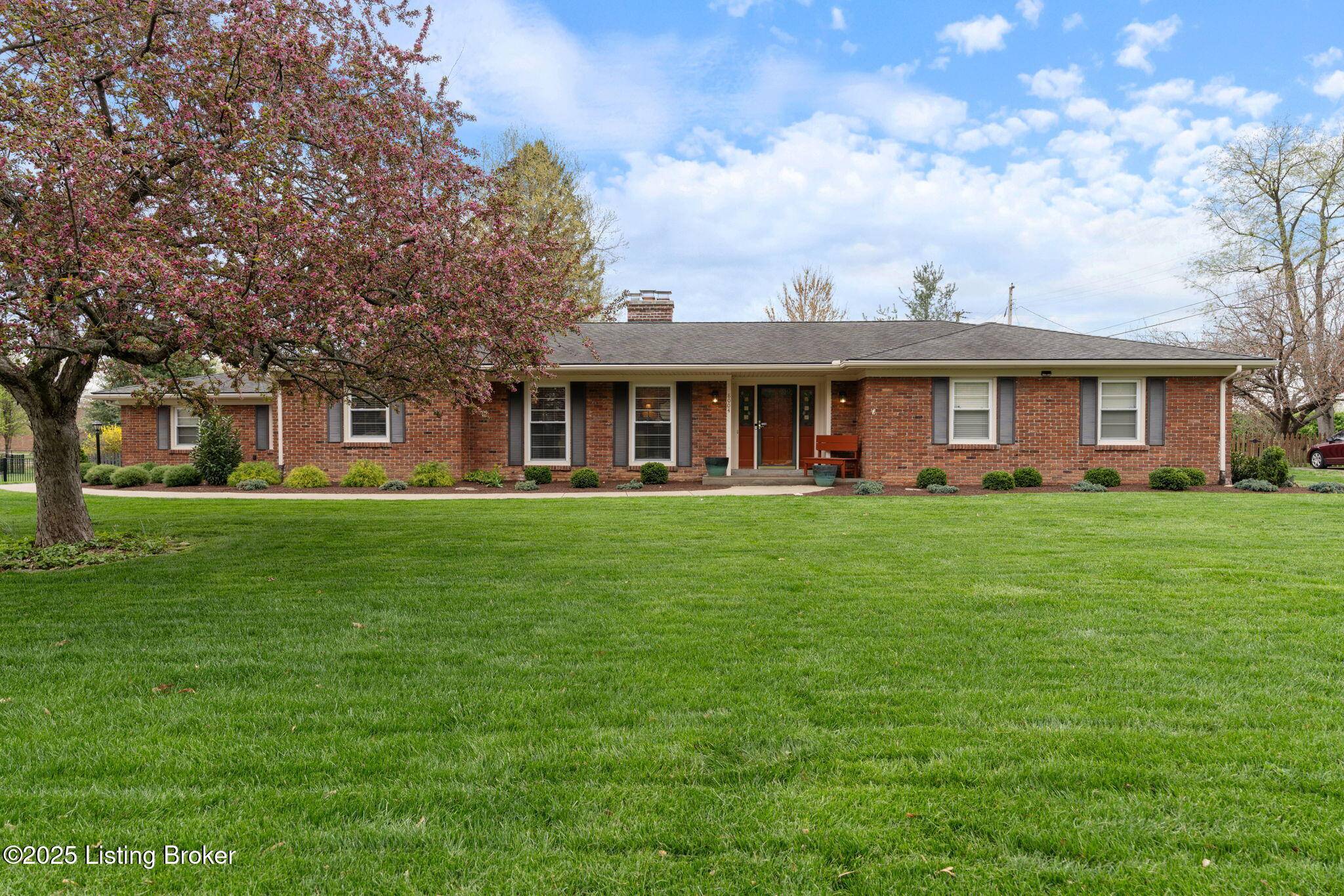 8004 Barbourmeade Rd, Louisville, KY 40241