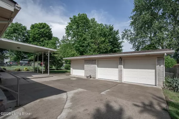 Louisville, KY 40258,8701 Cottingham Way WAY