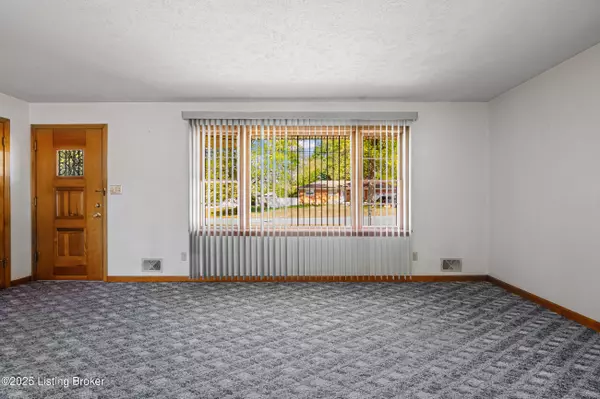 Louisville, KY 40219,8106 Red Cedar WAY