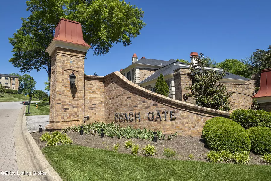 5800 Coach Gate Wynde #271, Louisville, KY 40207