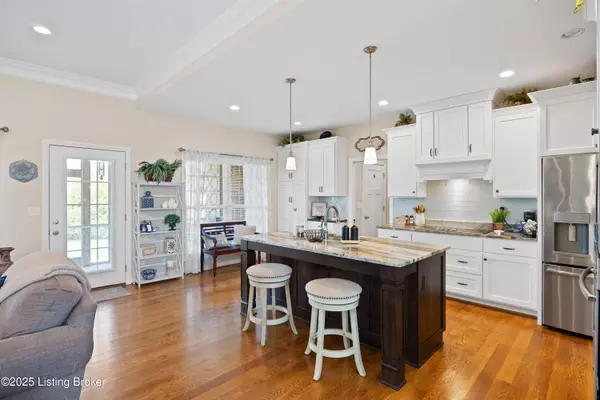 Louisville, KY 40299,3116 Grand Lakes Dr