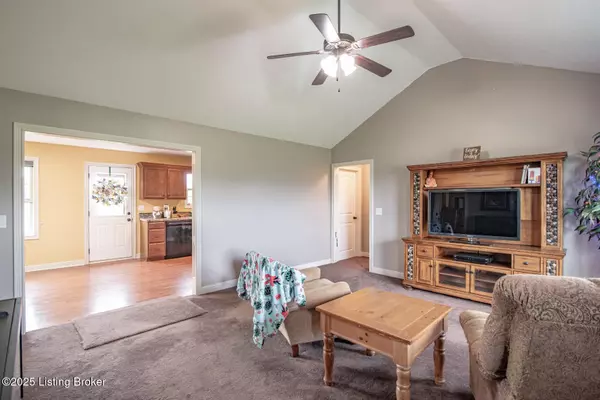 Smiths Grove, KY 42171,450 Rolling Way WAY