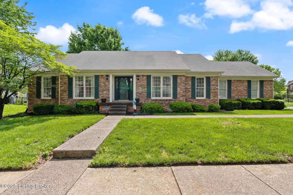 Louisville, KY 40220,8206 Regency Woods WAY