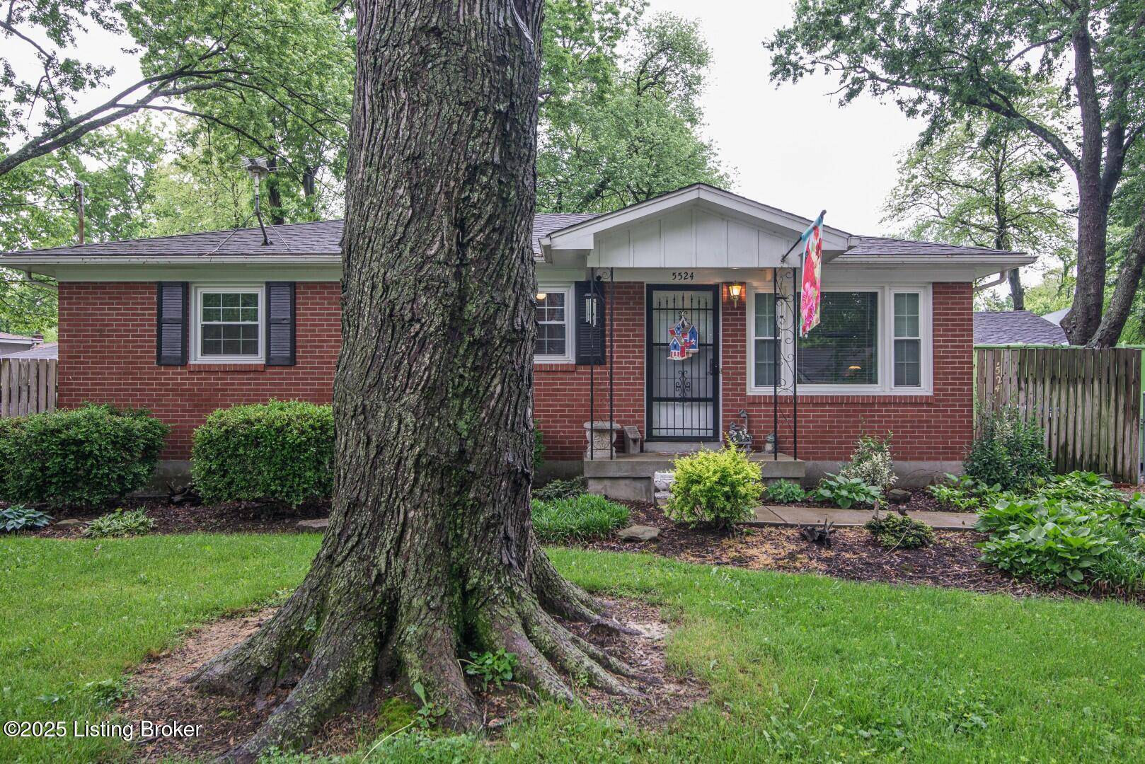 5524 Cartledge Ct, Louisville, KY 40214