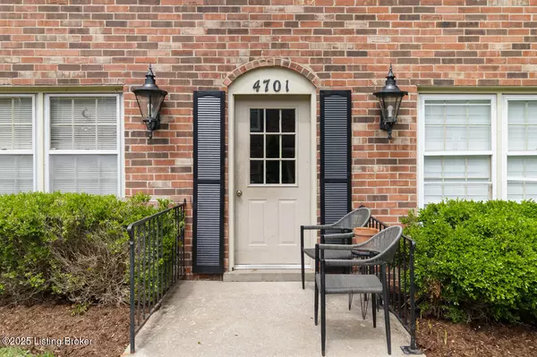 4701 Weybridge Gardens #103,  Louisville,  KY 40207