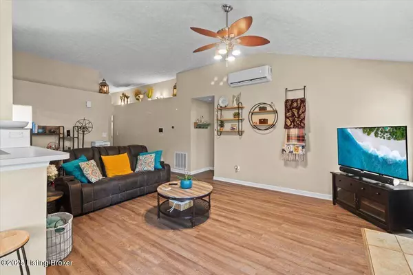 Louisville, KY 40229,10606 Waycross Ave