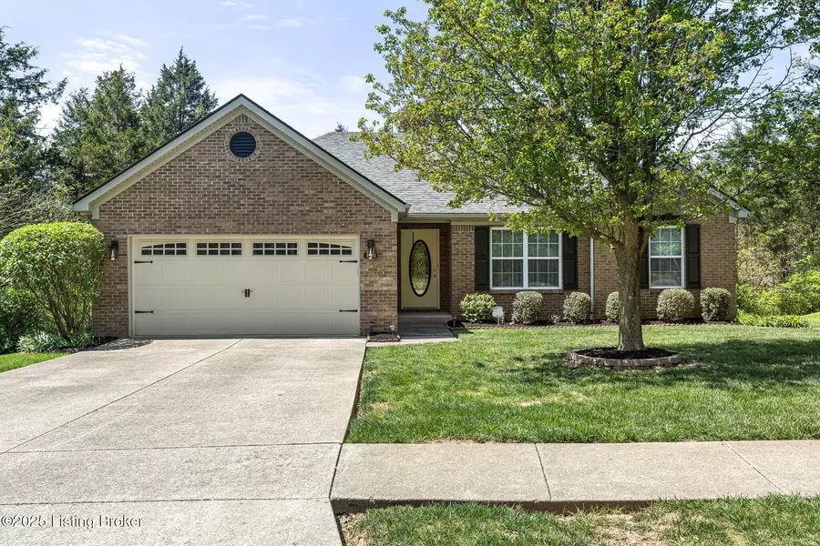 1112 Majestic Woods Dr, La Grange, KY 40031