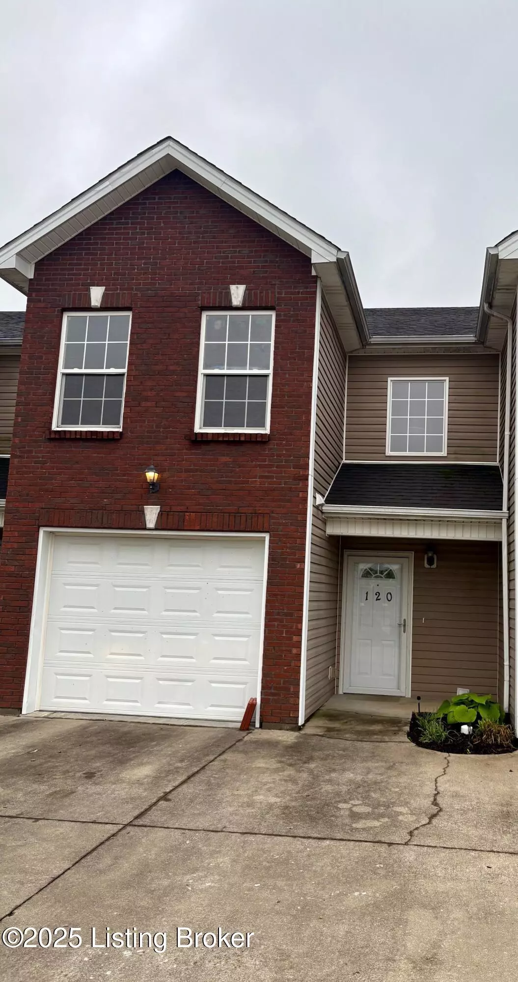 Radcliff, KY 40160,120 Darby Woods Ct
