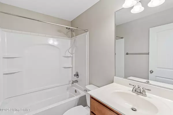 Louisville, KY 40299,3928 Bristol Oaks Dr