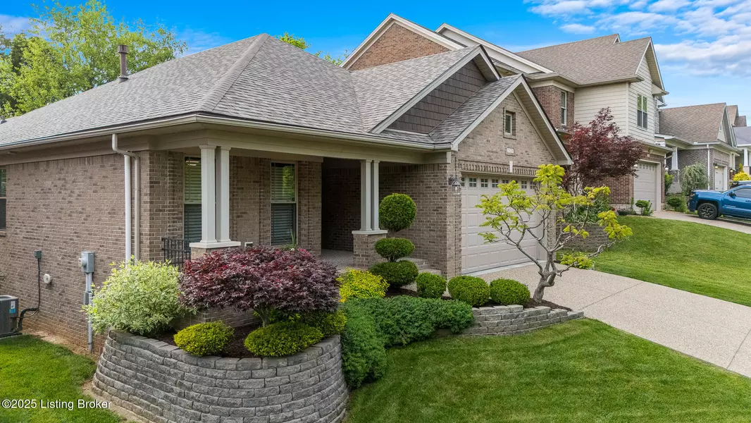 3928 Bristol Oaks Dr, Louisville, KY 40299