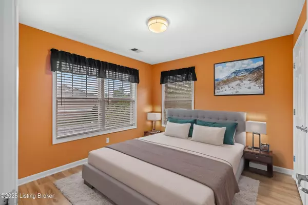 Louisville, KY 40219,3802 Falcon Crest Dr #225