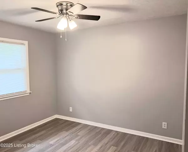 Louisville, KY 40219,5619 Ailanthus TRL