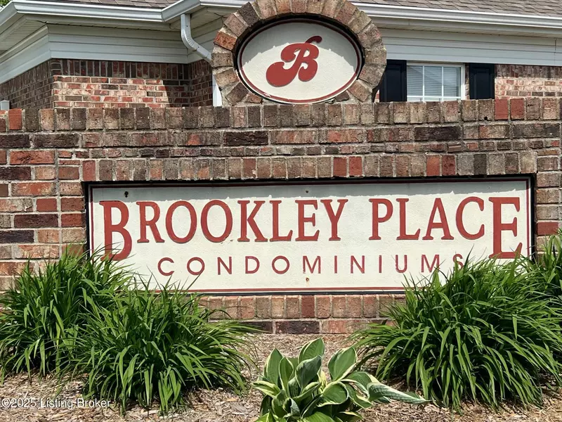 11012 Brookley Dr, Louisville, KY 40229