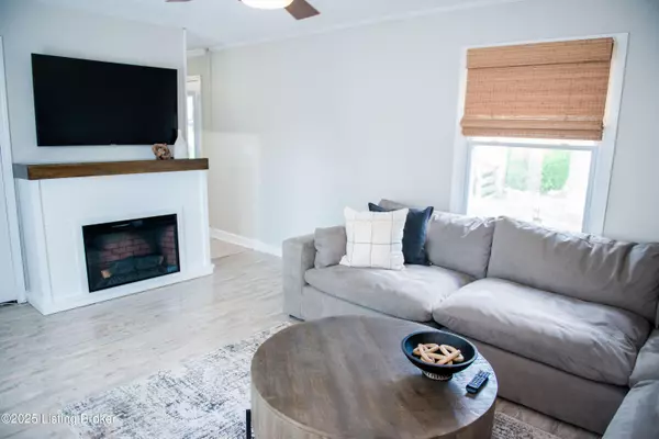 Louisville, KY 40272,4605 Vinita WAY