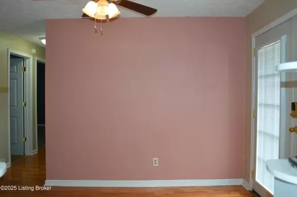 Louisville, KY 40258,5606 Maryman Rd