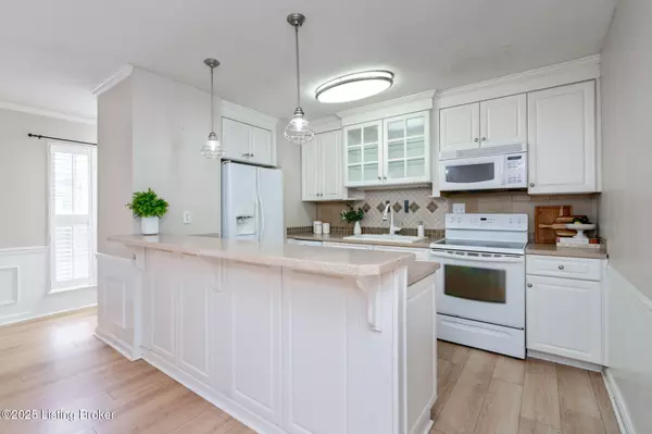 Louisville, KY 40241,3803 Chamberlain Ln #B