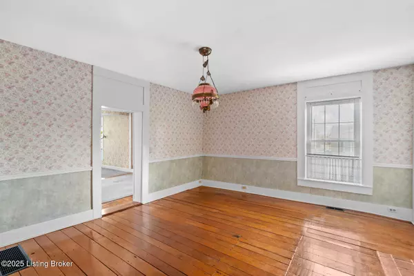 New Castle, KY 40050,140 W Cross Main St